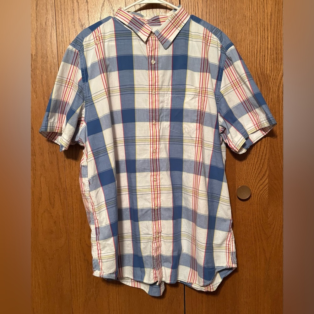 Old Navy Men’s Plaid Short Sleeve Shirt